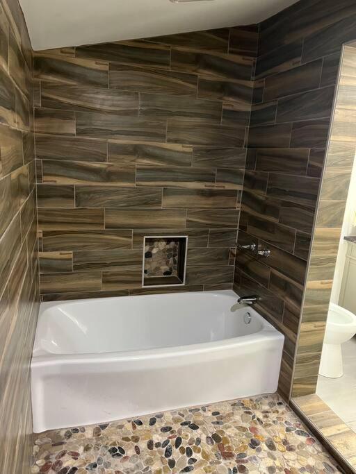 Luxury 2Br Within Walking Distance To Nightlife!! Villa Covington Exterior photo